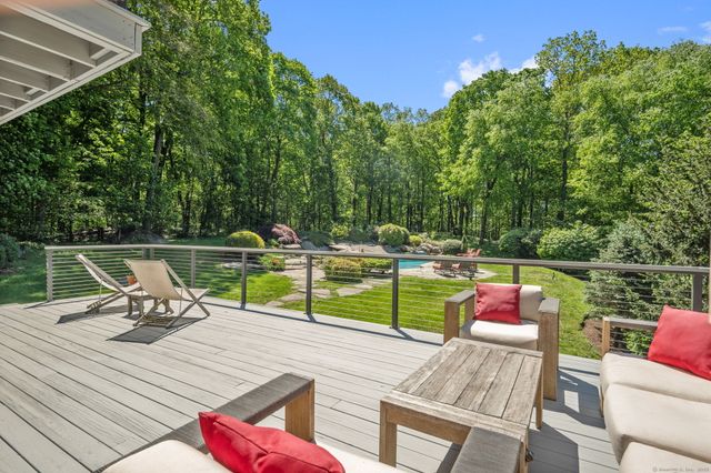 78 Pin Oak Lane, Wilton, CT 06897