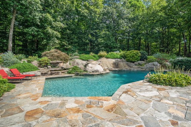 78 Pin Oak Lane, Wilton, CT 06897