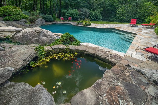 78 Pin Oak Lane, Wilton, CT 06897