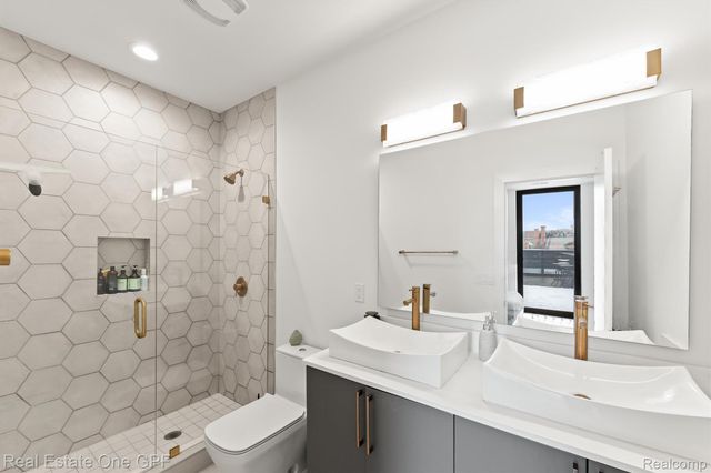 228 Edmund Place 2, Detroit, MI 48201