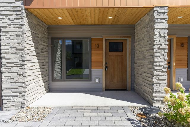 13 Footpath Way, Lake George, NY 12845