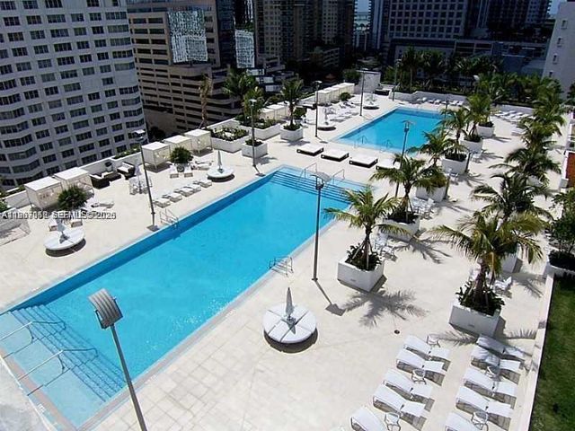 950 Brickell Bay Dr 5209, Miami, FL 33131