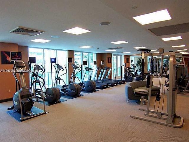 950 Brickell Bay Dr 5209, Miami, FL 33131