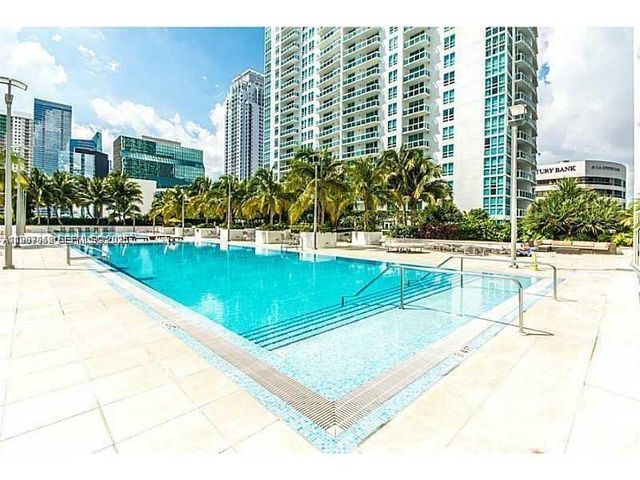 950 Brickell Bay Dr 5209, Miami, FL 33131
