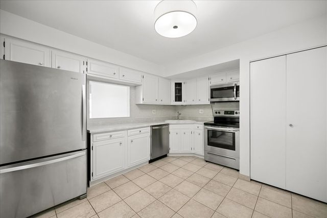715 Ridge Road 1BN, Wilmette, IL 60091