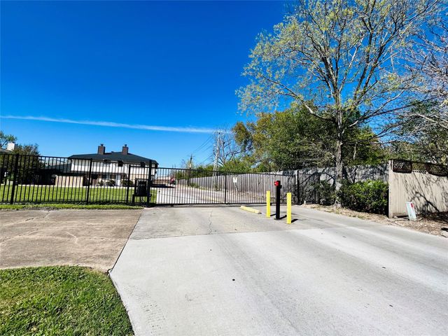 8038 Sands Point B, Houston, TX 77036