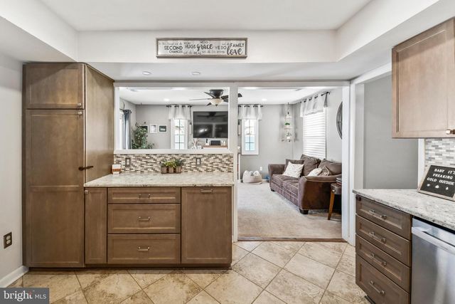 117 ROBINS RUN W, Swedesboro, NJ 08085