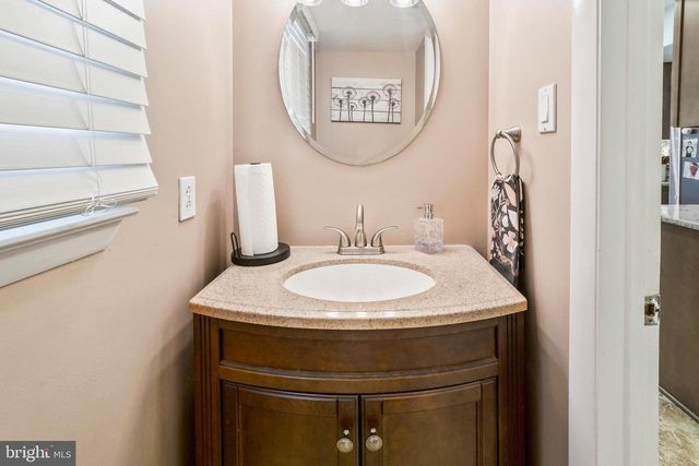 117 ROBINS RUN W, Swedesboro, NJ 08085