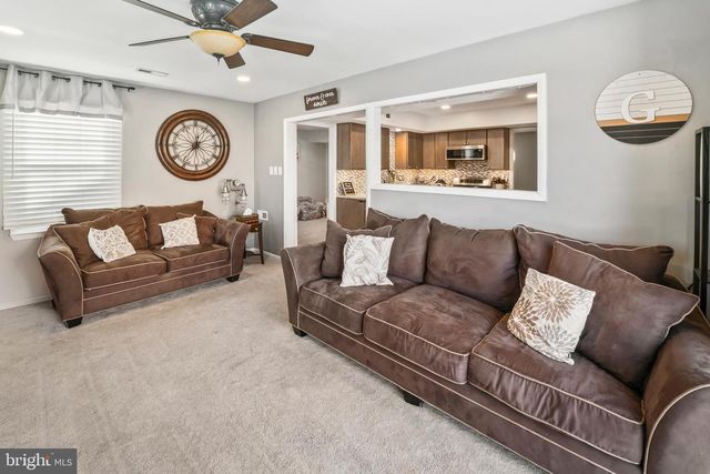 117 ROBINS RUN W, Swedesboro, NJ 08085