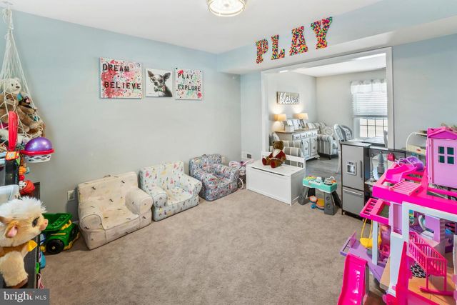 117 ROBINS RUN W, Swedesboro, NJ 08085