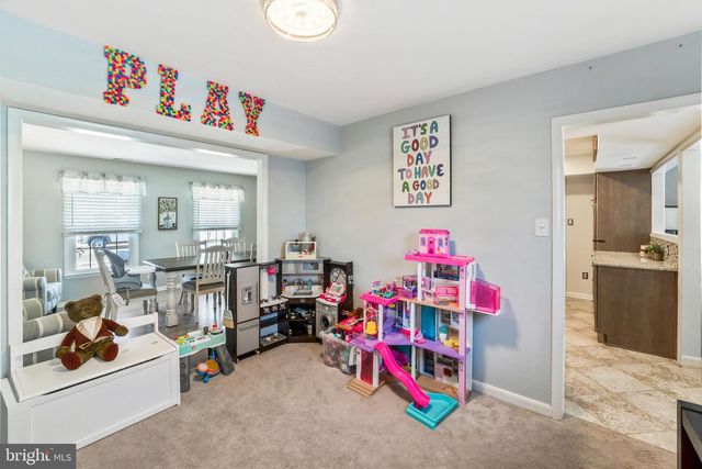 117 ROBINS RUN W, Swedesboro, NJ 08085