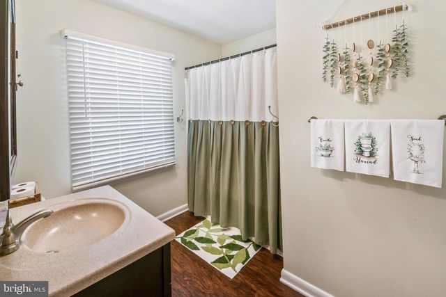 117 ROBINS RUN W, Swedesboro, NJ 08085