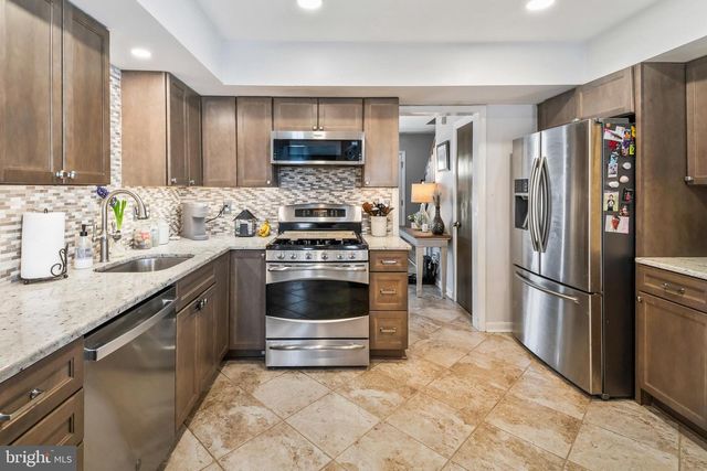 117 ROBINS RUN W, Swedesboro, NJ 08085