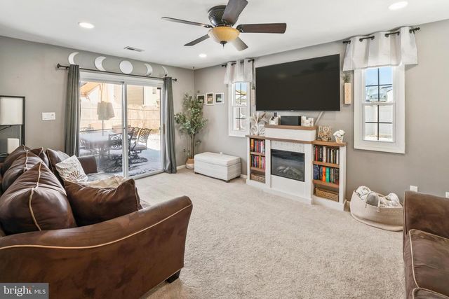 117 ROBINS RUN W, Swedesboro, NJ 08085