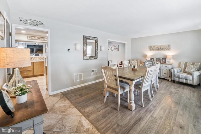 117 ROBINS RUN W, Swedesboro, NJ 08085