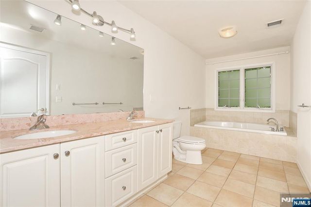 118 Demarest Lane, Montvale, NJ 07645