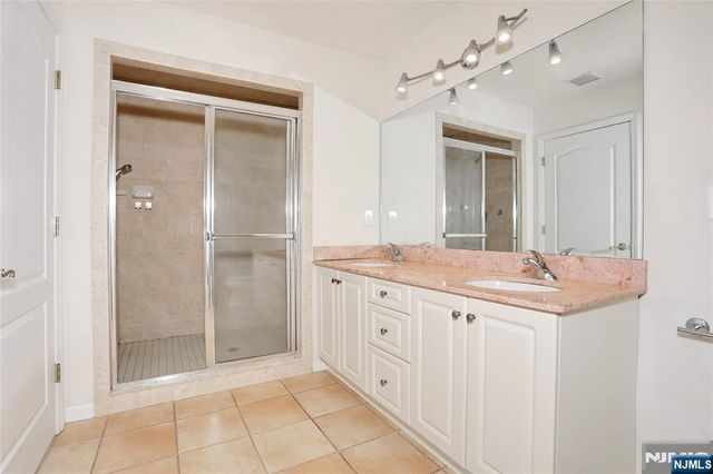 118 Demarest Lane, Montvale, NJ 07645