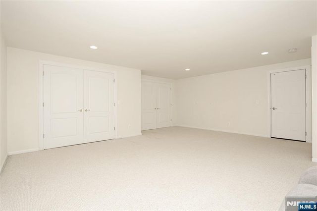 118 Demarest Lane, Montvale, NJ 07645