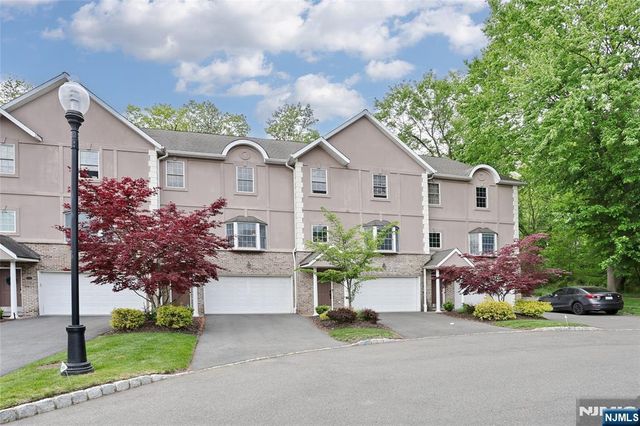 118 Demarest Lane, Montvale, NJ 07645