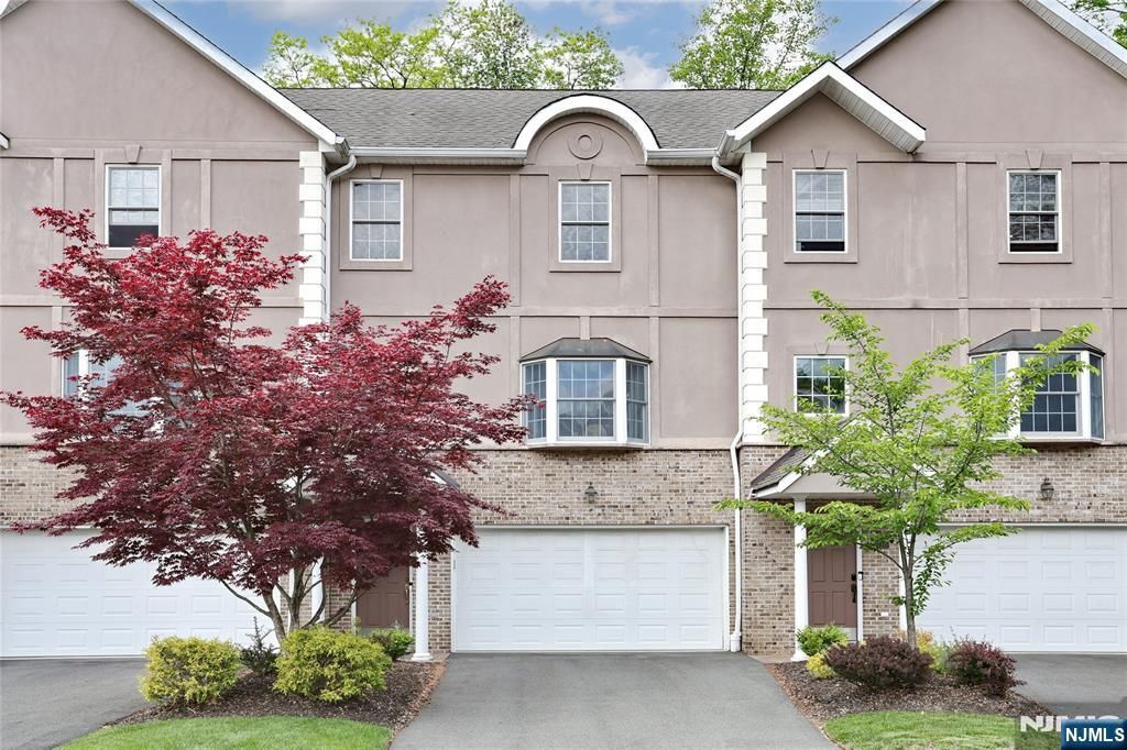 118 Demarest Lane, Montvale, NJ 07645
