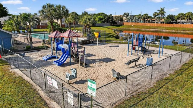 6024 Strawberry Lakes Circle, Lake Worth, FL 33463