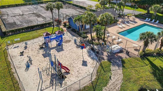 6024 Strawberry Lakes Circle, Lake Worth, FL 33463