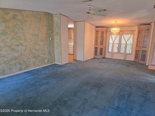 9091 Dickens Avenue, Brooksville, FL 34613