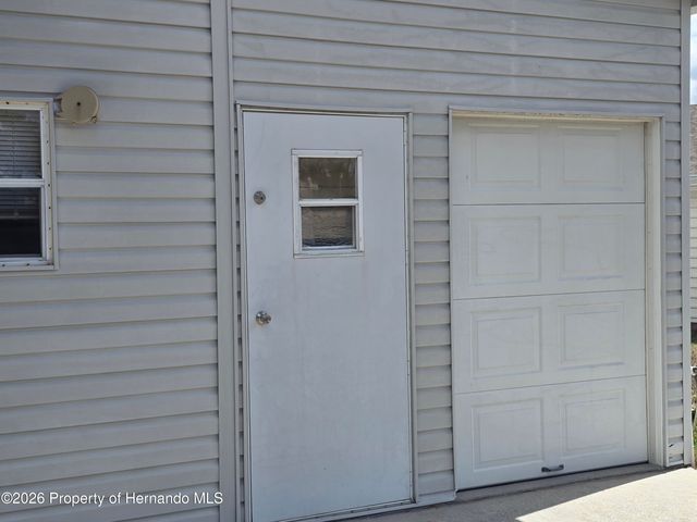 9091 Dickens Avenue, Brooksville, FL 34613