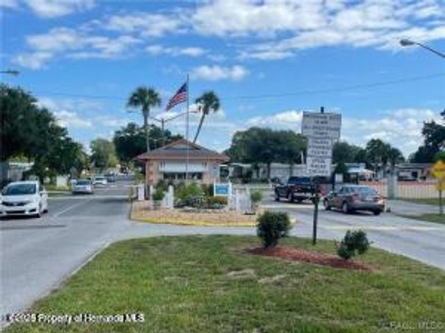 9091 Dickens Avenue, Brooksville, FL 34613