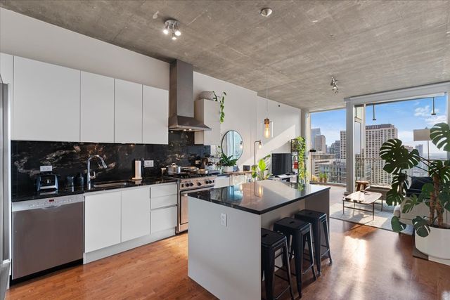 600 N Fairbanks Court 3306, Chicago, IL 60611