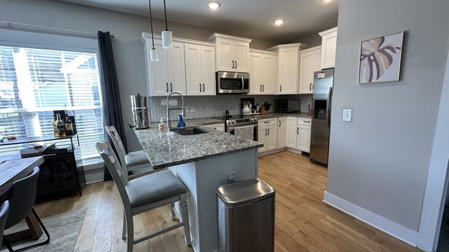 537 Dexter Dr, Clarksville, TN 37043