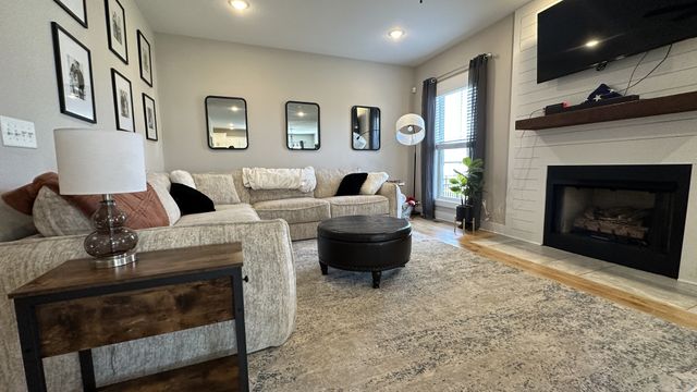 537 Dexter Dr, Clarksville, TN 37043