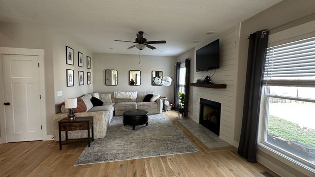 537 Dexter Dr, Clarksville, TN 37043