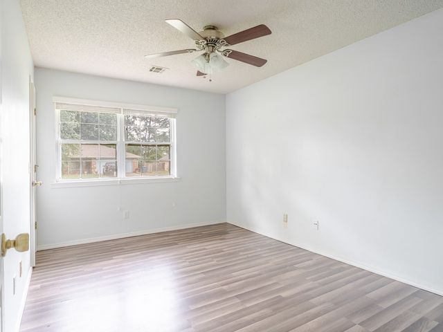 1005 N Flamingo Road, Rogers, AR 72756