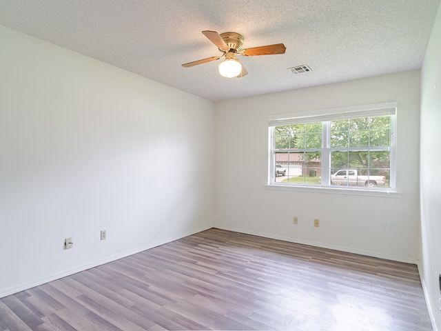 1005 N Flamingo Road, Rogers, AR 72756