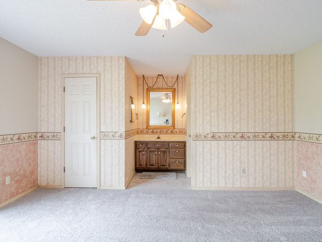 1005 N Flamingo Road, Rogers, AR 72756