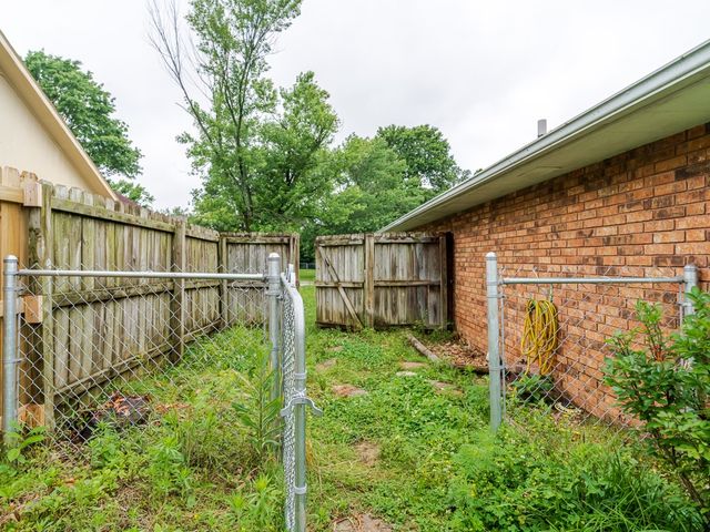 1005 N Flamingo Road, Rogers, AR 72756