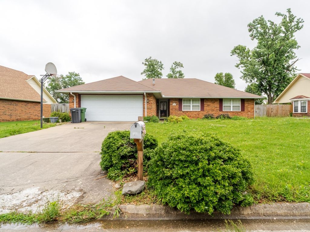1005 N Flamingo Road, Rogers, AR 72756