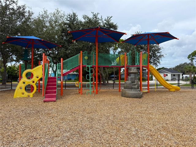 260 NIPPINO TRAIL E, Nokomis, FL 34275