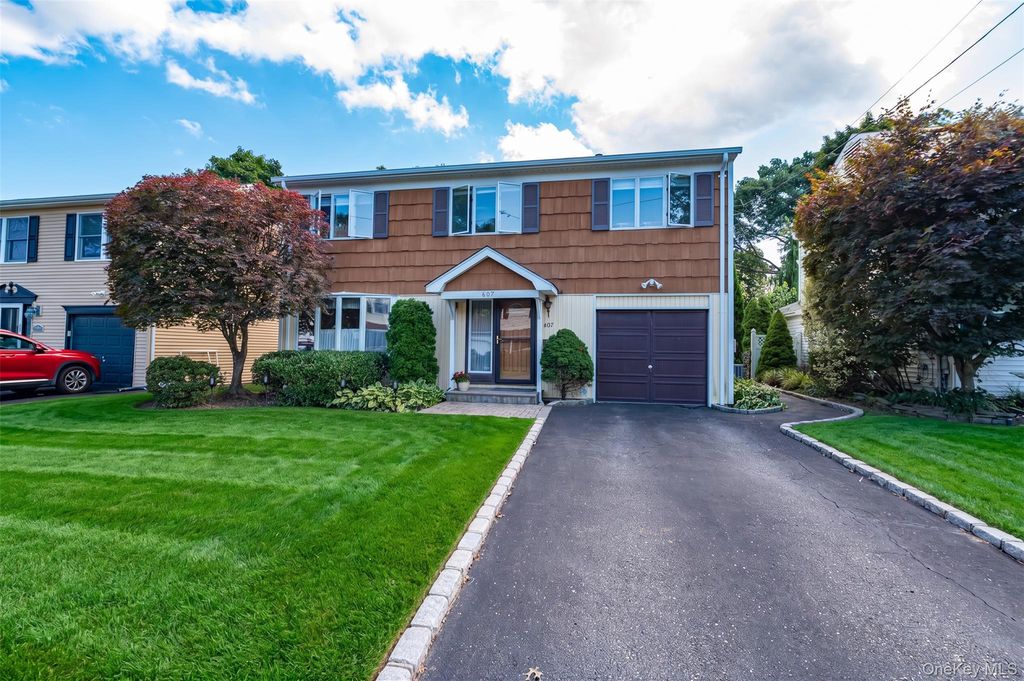 607 7th Avenue, East Northport, NY 11731 — photo 2