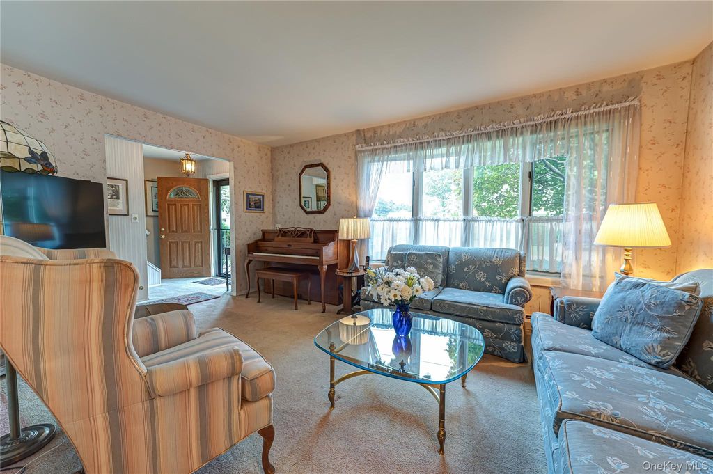 607 7th Avenue, East Northport, NY 11731 — photo 4