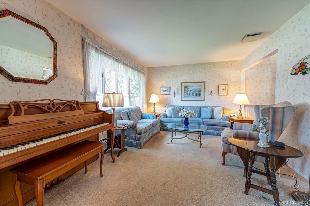 607 7th Avenue, East Northport, NY 11731 — photo 5