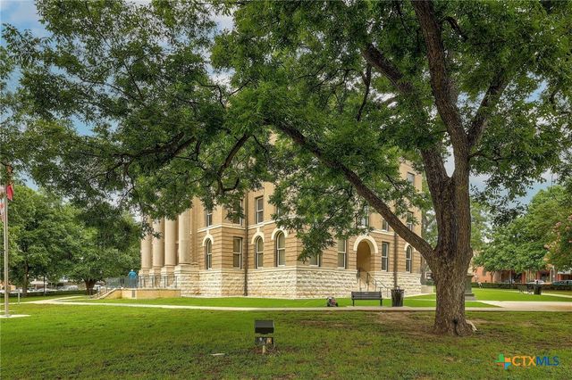 111 Clydesdale Drive, San Marcos, TX 78666