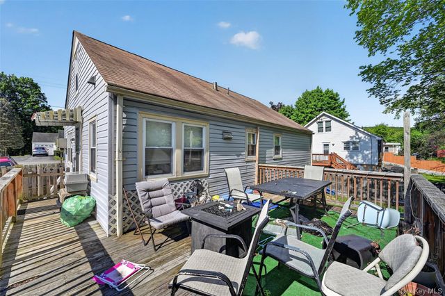 20 Hilltop Drive, New Windsor, NY 12553