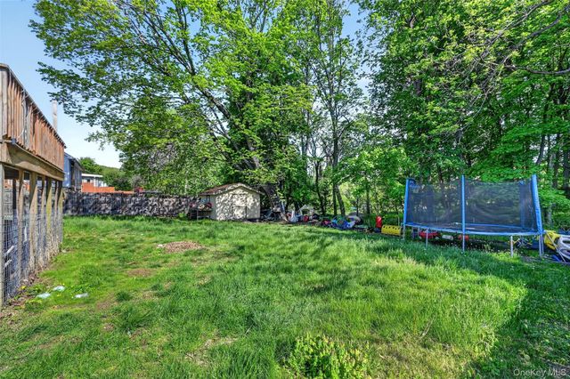 20 Hilltop Drive, New Windsor, NY 12553