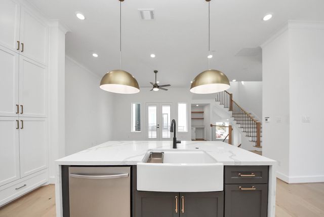 929 Fisher Street F, Houston, TX 77018