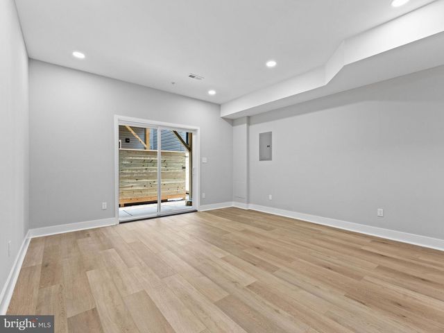 5220 N 9TH ST, Philadelphia, PA 19141