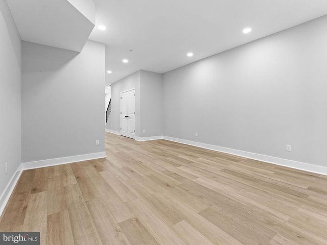 5220 N 9TH ST, Philadelphia, PA 19141