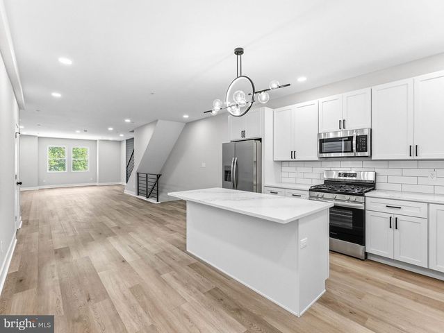 5220 N 9TH ST, Philadelphia, PA 19141