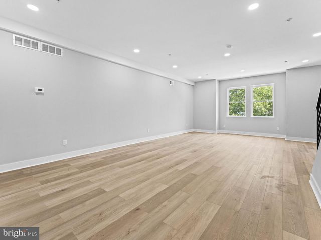 5220 N 9TH ST, Philadelphia, PA 19141